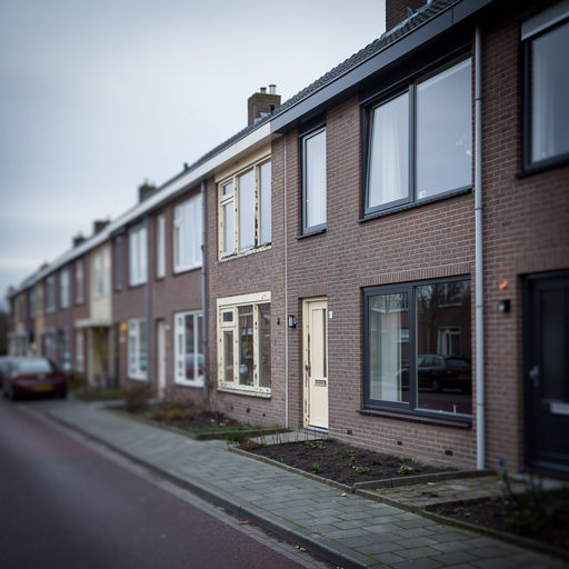 Witte kunststof kozijnen met HR++ glas in een jaren 60-rijtjeshuis